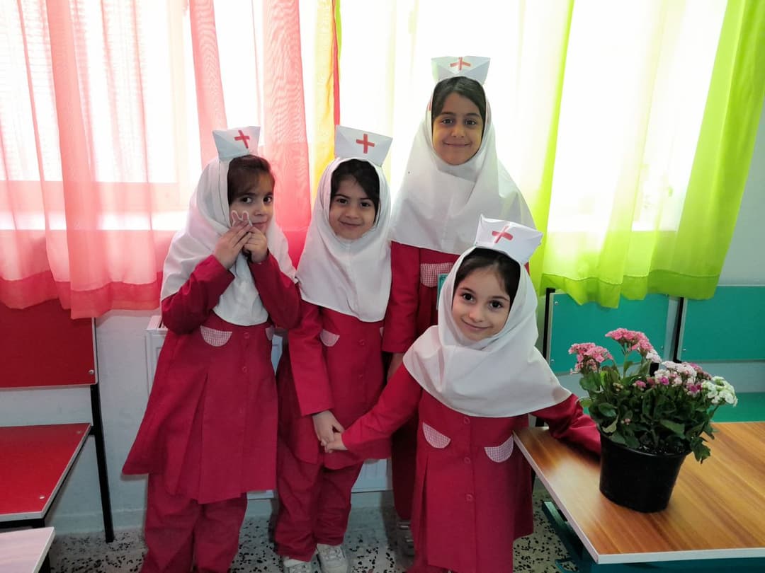 دبستان دخترانه غیردولتی مهرآیین