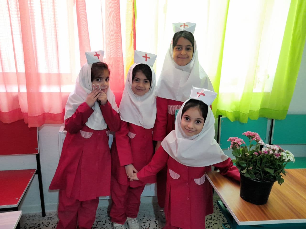 دبستان دخترانه غیردولتی مهرآیین